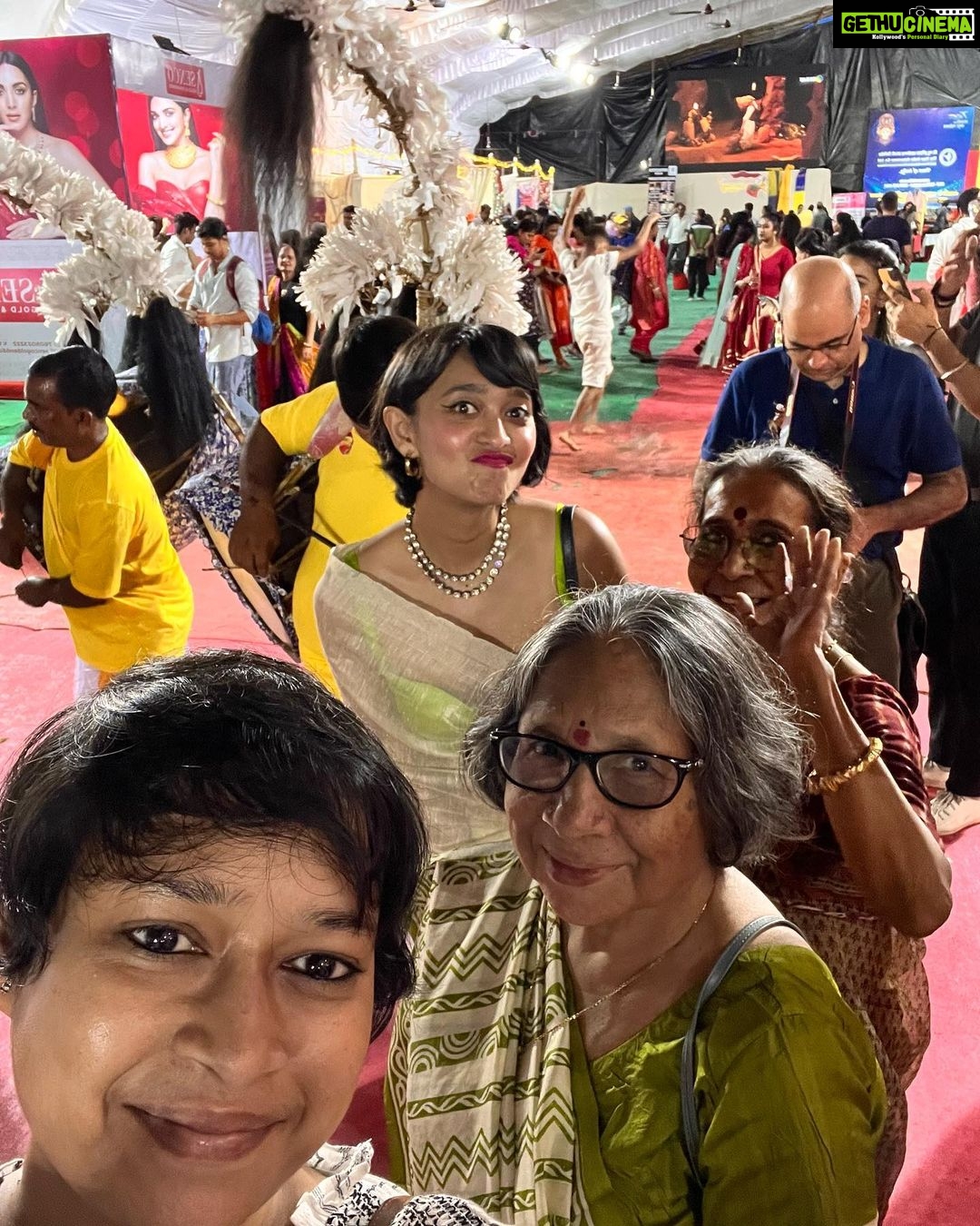Sayani Gupta Instagram - Shoshti 💚💛