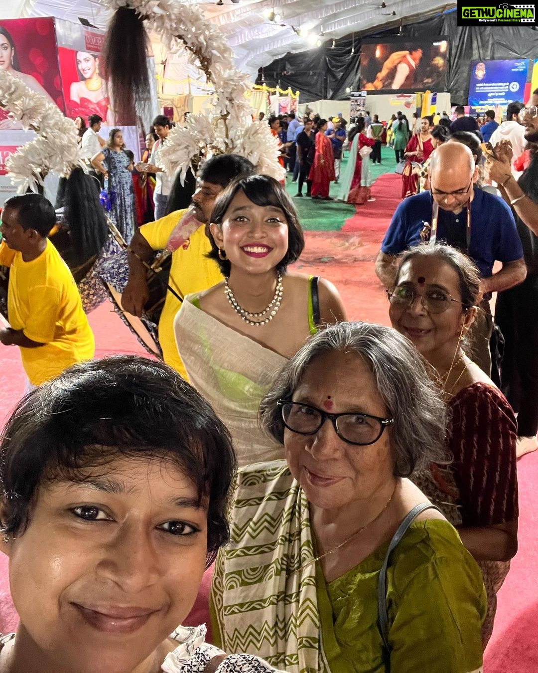 Sayani Gupta Instagram - Shoshti 💚💛