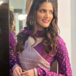 Sayli Patil Instagram - 💫 Hair @karkhurpriya Makeup @vayangankarshrikant