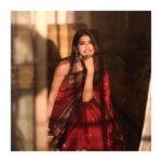 Sayli Patil Instagram - गुढीपाडव्याच्या हार्दिक शुभेच्छा 🌼 :) . PC @kaustubh_gokhale