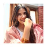 Sayli Patil Instagram - Slow Summer. 🌸 📻