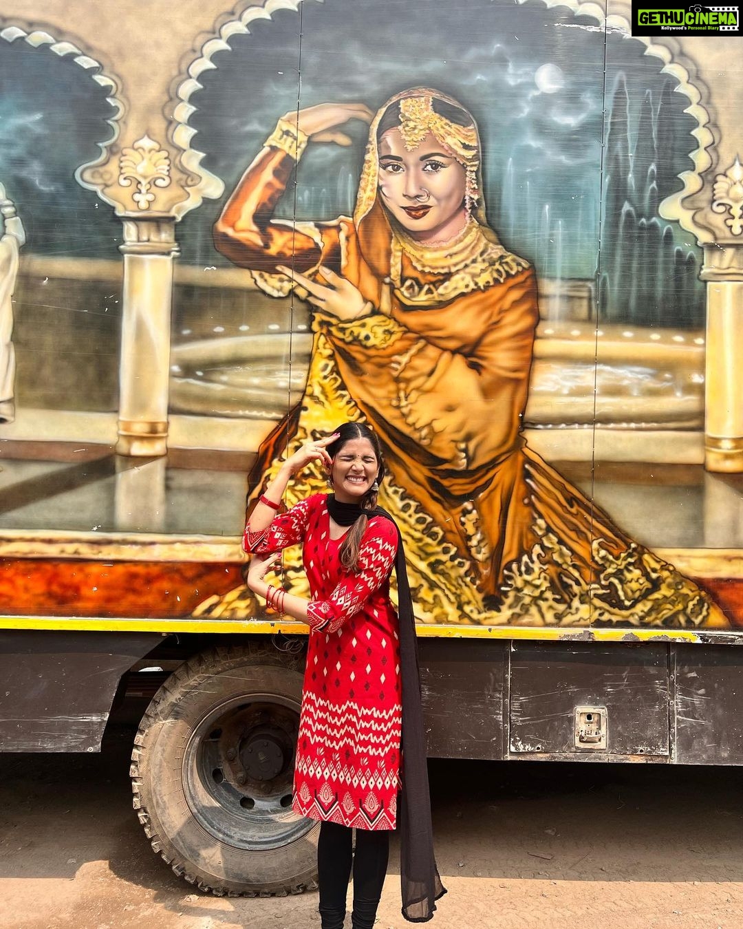 Sayli Patil Instagram - येतिये तुम्हा सगळ्यांना भेटायला, गप्पा मारायला, आणि धमाल करायला 🫶 . घर बंदूक़ बिरयानी चा महाराष्ट्र दौरा #GBB #7thapril #baramati#sangli#kolhapur#pune#thane#mulbai#sambhajinagar#nagpur#latur#beed#solapur#jalna