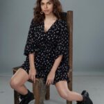 Sharmin Segal Instagram – 📸: @bharat_rawail 

@mua_dipak_nayak 
@hairstylist_madhav2.0 
@soodpranav 
@kkrisnakk