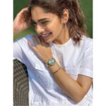 Sharmin Segal Instagram - The Iconic Link Emerald by @danielwellington truly stands out in my #OOTD. This green dial is launched in India for the first time and is surely a must have from their collection. Explore their website for this watch or other accessories and while you shop use my code DWSHARMIN to get a 15% off. #DanielWellington #IconicLinkEmerald 📸: @jmelers