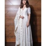 Sharmin Segal Instagram - I’ll stop wearing white when they invent a brighter colour 🐇☁️🍚🧻 Thank you so much! 💟 @manishmalhotra05 👗 @mmalhotraworld @stylebyami @tanyamehta27 💎 : @sunita_shekhawat_jaipur 📸 : sagarahujaofficial 💄: @nikam5455 @uday104 💇🏽‍♀️: @hairbyhaseena 🍫: @mer_rohit_4242 New Delhi