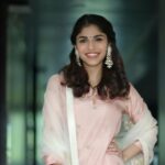 Sharmin Segal Instagram - Puneee 💕 #malaal #udhalho 👗: @lajjooc @stylebyami @tanyamehta27 💎 : @anmoljewellers 👠: @crimzonworld 💄 : @loveleen_makeupandhair 💇🏽‍♀️ : @hairbyhaseena Pune, Maharashtra