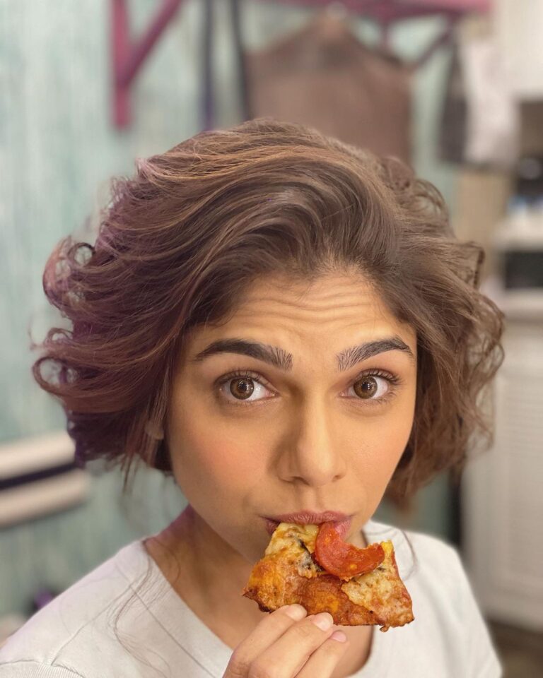 Sharmin Segal Instagram - I’m into fitness — fitness whole pizza in my mouth 🐷 🍕 #pizzalover