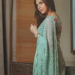 Sharmin Segal Instagram - In @rimpleandharpreet for @nmacc.india 🥰 #indiainfashion @shriparamanijewels @makeup_artist_dipak_nayak_ @radhikayadav_24 @kavuyadav81 @kakali_das_photography