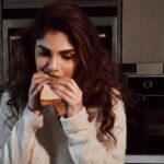 Sharmin Segal Instagram - There is a light in every fridge for a reason… #midnightsnacking 🤭 📸: @pehelaggarwal