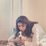 Sharmin Segal Instagram – Swipe for more pictures of me and cinnamon 🐶 beating the heat (and his dog hair which is everywhere!) 
with the Dyson Pure Cool Air Purifier 
#dysonindia #properpurification #doghair