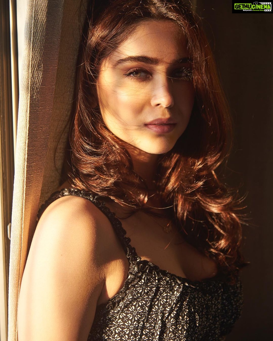 Sharvari Wagh - 92.9K Likes - Most Liked Instagram Photos