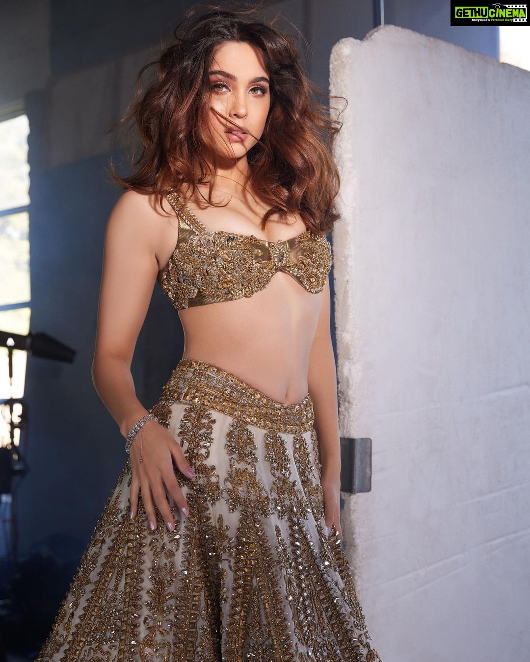 Sharvari Wagh - 81.3K Likes - Most Liked Instagram Photos