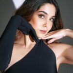 Sharvari Wagh Instagram – About tonight for @graziaindia 🖤♠️

@manekaharisinghani @niccky_rajaani @nikitamenon1 @pixel.exposures @room24official @louboutinworld