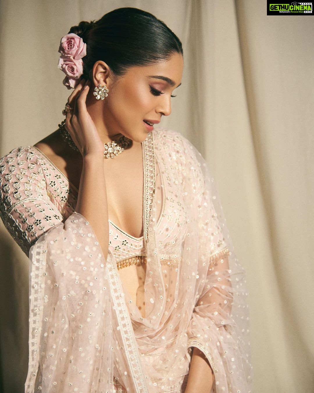 Sharvari Wagh - 81K Likes - Most Liked Instagram Photos