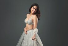 Sharvari Wagh Instagram - If "Chand mera dil, chaandni ho tum” was an outfit 🤍🌙✨ @dishapatilpretcouture @thelittleshopbymegha @twofoldstyles @niccky_rajaani @komalvora_ @onegreymood