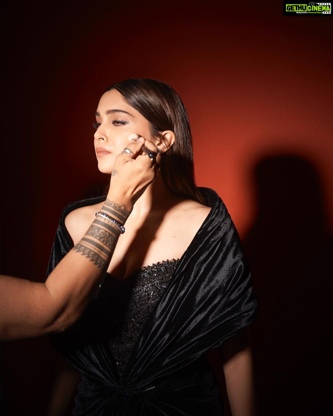 Sharvari Wagh - 43.7K Likes - Most Liked Instagram Photos