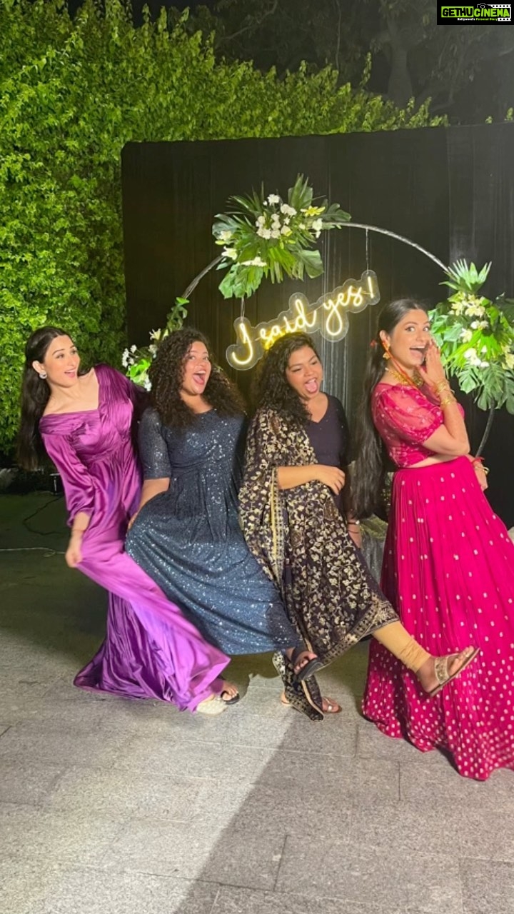Sheen Dass Instagram - Happy birthday baby @nikitazutshi 🌻 Sending you soo much love for your birthday. 🎂😘 . #birthday #wishes #reels #friends #love 💕