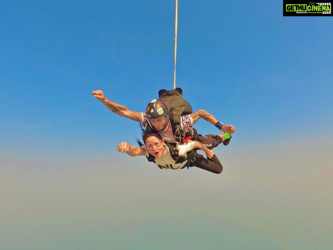 Sheen Dass Instagram - More from the skydive day at @skydivedubai .. ✈️🪂 .. . #skydivedubai #adventure #skydive #instagood Skydive Dubai
