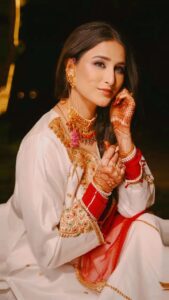 Sheen Dass Instagram - A stunningly marvellous outfit featuring Kashmiri Aari and Tilla fusion Embroidery on silk fabric . Love for Royal tilla embroidery suits 💕 @sarahsehar7 🛍️ . . . #weddingsuits #bridesofkashmir #salwarsuits #tilla #embroidery #explore #bridaldress #weddingwear #bridesofindia #pakistanisuits #reelsinstagram #weddingwearguides