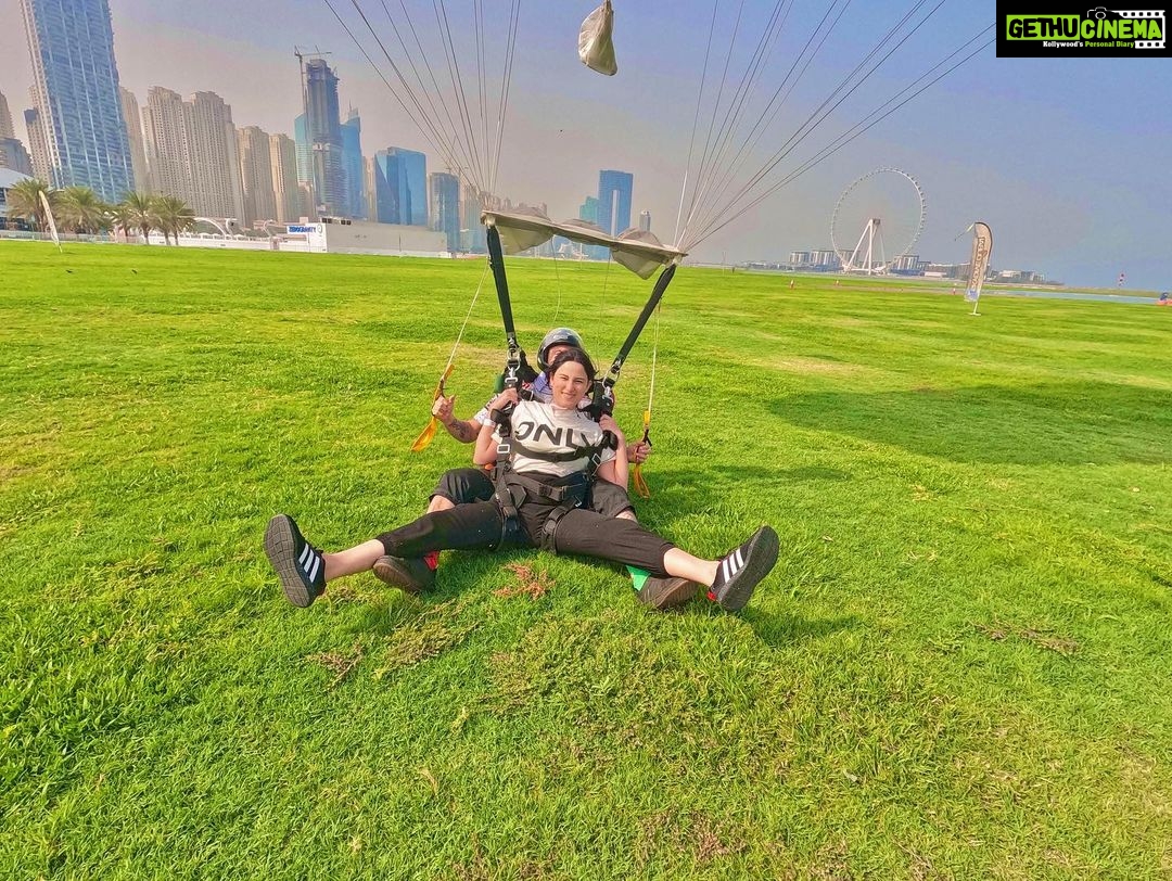 Sheen Dass Instagram - More from the skydive day at @skydivedubai .. ✈️🪂 .. . #skydivedubai #adventure #skydive #instagood Skydive Dubai
