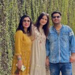 Sheen Dass Instagram - 🌸 का ✨ का, सबका कहना है .. एक हज़ारों में आपकी बहनाZz है . 😝😘 . @swatidass @dr.shihiji.d.s . Happy RakshaBandhan 🤗 . @bhat.varun7 . #rakshabandhan