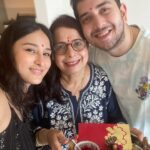 Sheen Dass Instagram - 2022 Rakhi celebration at @shohit_r ‘s new 🏡 💕.. . wish you all love, luck, joy and good health. 🤗 Dubai, United Arab Emiratesدبي