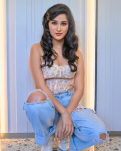 Sheen Dass Instagram - Smile ! 📸📸
.
Photographer- @ayushreetari.films 
Hair - @siddhi_hairstylist 
Makup - @anshulsaraogi_mua 
.
.
#photooftheday #photoshoot #hairstyles #makeup #studio #photoshoot #look #style #fashion #love #instagood