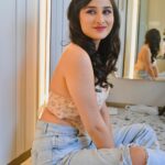 Sheen Dass Instagram - Smile ! 📸📸 . Photographer- @ayushreetari.films Hair - @siddhi_hairstylist Makup - @anshulsaraogi_mua . . #photooftheday #photoshoot #hairstyles #makeup #studio #photoshoot #look #style #fashion #love #instagood