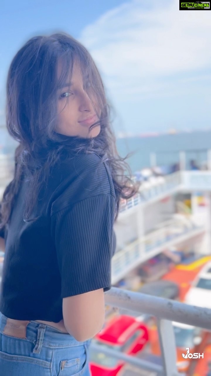 Sheen Dass Instagram - Mumbai 2 Mandawa Ferry ⛴ On loop ➿dhoop Lagya ve 💕 . #reels #trending #music #instagood