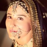 Sheen Dass Instagram - This look was given by my Favourite @surabhi.horo tai .. and again my fav makeup dada @santoshkandu 💕 Thought it goes well with this trending sound.. What do you say ? 🥰 .. Happy JanamAshtami to all 🦚 ❤️❤️ Double dose.. . #dadamj #rajshri #memories #trending #instareels #reelitfeelit #love 🌼 Filmcity Goregaon East