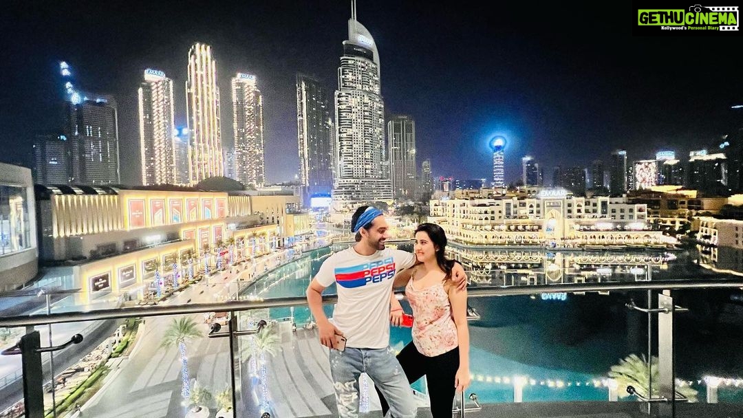 Sheena Bajaj Instagram - Something between living and dreaming..there’s Dubai ! ❤️❤️ @imsheenabajaj