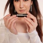 Sheena Bajaj Instagram – Pflegen Sie Ihre Lippen geschmeidig und hellen Sie sie auf – mit dem JADOO Lipbalm mit der Kraft von Natur und Ayurveda.
Shop Now !
Link In Bio !
https://www.jadoo-cosmetics.com/en/
Get soft, Hydrated & brighter lips with Jadoo lip balm with the blend Nature & Ayurveda.
#stayhydrated #skincare #lipcareroutine #moisturization