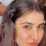 Sheena Bajaj Instagram - Mai zara busy Hoo 😏😉 sach batana guys make ke sath ya bina makeup ke khoobsoorat Hoo ????No makeup pe nazar mat lagana 😉
