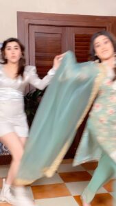 Sheena Bajaj Instagram - When you meet people with a disorder called craziness!😂💕 @isha__malviya . #randomreel #udaariyaan #transition