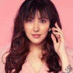 Sheena Bajaj Instagram - She remembered how powerful she was and her capability to achieve things & then the game changed🌸🌸 Photographer @riyabajaj_photography mua @sunny_makeup_artist