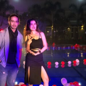 Sheena Bajaj Instagram - Happy karwachaut cookie 🍪 @rohitpurohit08 …..
7 years of togetherness 💕 SWIPE TO C 7 years togetherness 
❤️ u all ty for always being der @riyabajaj_photography @anjubajajcasting u mean the world to me 🌎