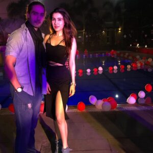 Sheena Bajaj Instagram - Happy karwachaut cookie 🍪 @rohitpurohit08 …..
7 years of togetherness 💕 SWIPE TO C 7 years togetherness 
❤️ u all ty for always being der @riyabajaj_photography @anjubajajcasting u mean the world to me 🌎