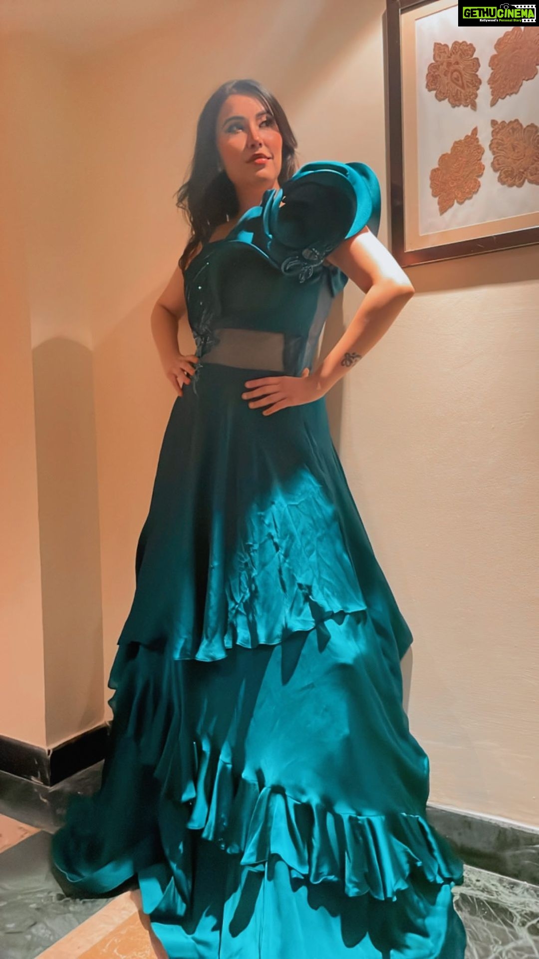 Sheena Bajaj Instagram - Friday night feel Stylist @nehaadhvikmahajan 💕 Outfit @neerusindia 😇🛍