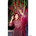 Sheena Bajaj Instagram – Achhi Soorat ko sawarne ko zaroorat Kya hai ,saadgi me bhi qayamat ke Ada hoti hai … 
Beautiful Indian outfits @sushilascreation Chandigarh, India