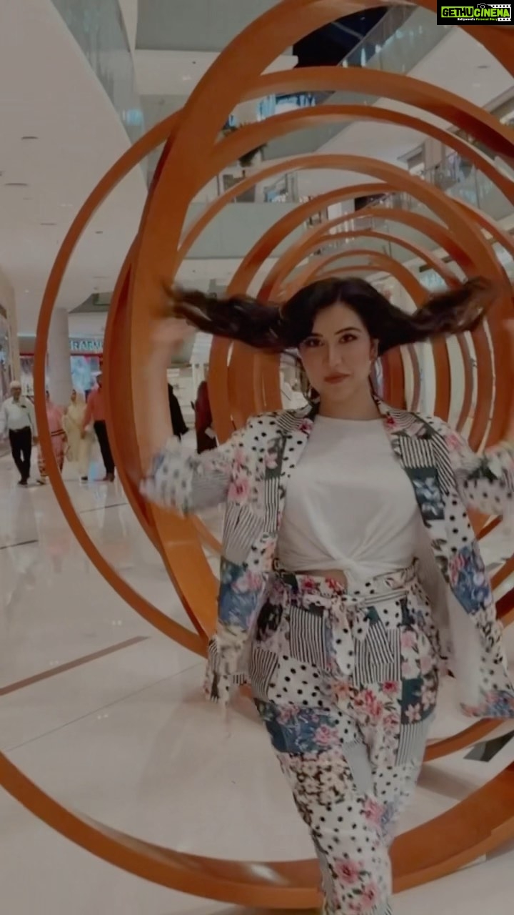 Sheena Bajaj Instagram - Trust the timing of ur life and where it takes u 😇 Make up n hair by @styleandcurlsbynupurjain Emirates mall dubai Al Barsha