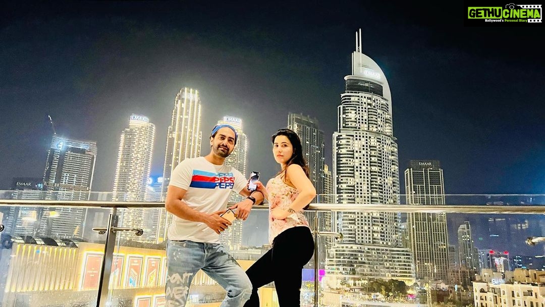 Sheena Bajaj Instagram - Something between living and dreaming..there’s Dubai ! ❤️❤️ @imsheenabajaj