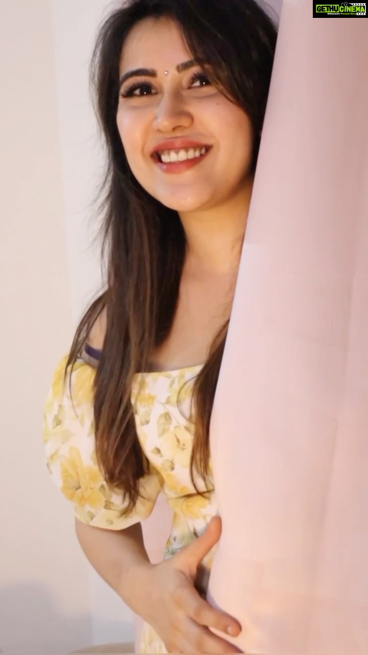 Sheena Bajaj Instagram - Setting up my new 🏡 making some changes here and der hope u like it @drape_story Here's how I customized my home decor for my new home with @drape_story! 🤩 Why should you choose @drape_story? 👉 You get to choose from 1000+ designs. 👉 Fully customized products as per your home decor. 👉 Design consultation and home measurement services to guide you. 👉 Free samples/swatches to experience the look and feel of the product. So shop now and decorate your home your way! ✨