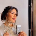 Sheena Bajaj Instagram - Stay close to people who make you feel like sunshine 🌸 Photographer @riyabajaj_photography Mua @sunny_makeup_artist Bts for @jadoocosmetics