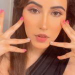 Sheena Bajaj Instagram - Sunday mood 😘😉