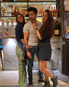 Shikha Singh Instagram - Always a delight ❤️ #babu #alia #purab #bulbul #kumkumbhagya #reliving #timeflies #grateful