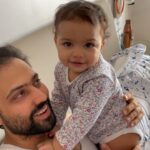 Shikha Singh Instagram - Even though her first words are “Mamma” I know you will always be “Daddy’s girl” ❤️❤️ #babygirl #growinguptoofast #firstwordsmama #gratitude #happiness #thankful