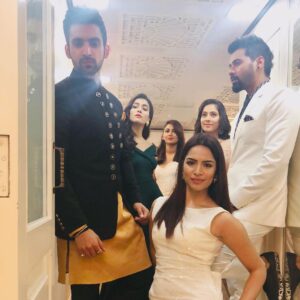 Shikha Singh Instagram - 7 years of KKB!! Wow!! Time flies!! 

This show will always hold a special place in my heart & I have a lot of people to be thankful for the same. 

Thank you @ektarkapoor @balajitelefilmslimited @zeetv @tanusridgupta @varunthebabbar @shaalu.v2000 @beinganilnagpal @chloejferns & thanks to the entire cast @shabirahluwalia @itisriti @arjitaneja @mrunalofficial2016 @supriyarshukla @vinrana @ruchisavarn @ankittmohan @ashleshasavant @nonaberrry @mugdha.chaphekar @kaul_me @appy__77 @shivanisopori @tripzarora @nags_sidiqi @ajaytrehan0306_ @anuragkraag @suwatianand @richarathore.1 @mishal.raheja (and others too if I’ve missed any🙈) 
& the entire crew of this show is phenomenal. Touchwood. People off the camera are such nice souls & that’s what has gotten this show this far. 

And now the main role that’s YOU all. Your love has made us what we are & gotten us this far. Pls keep showering all your love on the show as always. 

“Roothe toh khuda bhi roothe saath chhute na” 

Check out my video on YouTube for the same. Link below guys- 

https://youtu.be/0iAvywO8kSU

#kumkumbhagya #kkb #kumkumbhagya7years #thankful #grateful