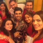 Shikha Singh Instagram - 7 years of KKB!! Wow!! Time flies!! This show will always hold a special place in my heart & I have a lot of people to be thankful for the same. Thank you @ektarkapoor @balajitelefilmslimited @zeetv @tanusridgupta @varunthebabbar @shaalu.v2000 @beinganilnagpal @chloejferns & thanks to the entire cast @shabirahluwalia @itisriti @arjitaneja @mrunalofficial2016 @supriyarshukla @vinrana @ruchisavarn @ankittmohan @ashleshasavant @nonaberrry @mugdha.chaphekar @kaul_me @appy__77 @shivanisopori @tripzarora @nags_sidiqi @ajaytrehan0306_ @anuragkraag @suwatianand @richarathore.1 @mishal.raheja (and others too if I’ve missed any🙈) & the entire crew of this show is phenomenal. Touchwood. People off the camera are such nice souls & that’s what has gotten this show this far. And now the main role that’s YOU all. Your love has made us what we are & gotten us this far. Pls keep showering all your love on the show as always. “Roothe toh khuda bhi roothe saath chhute na” Check out my video on YouTube for the same. Link below guys- https://youtu.be/0iAvywO8kSU #kumkumbhagya #kkb #kumkumbhagya7years #thankful #grateful