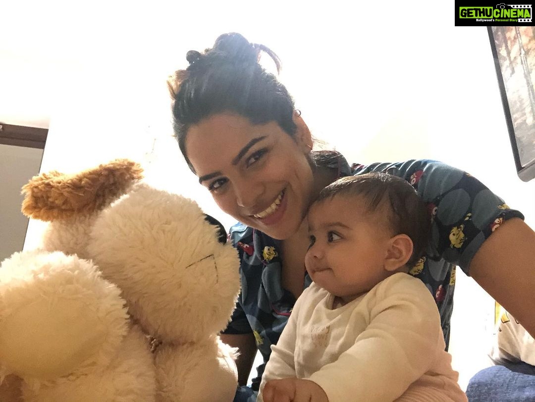 Shikha Singh Instagram - Al & Dhoklu & Sparkle Pony !! The friends keep on increasing !! Growing up too fast ❤️
