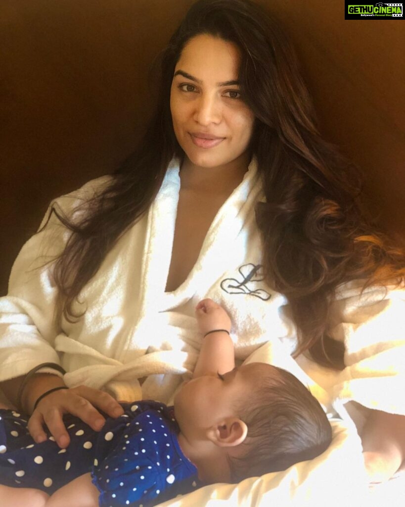 Shikha Singh Instagram - They say “A child gives birth to a mother” So technically I have two birthdays now but for my own mother who was also reborn today along with me “Happy Bday” & also hats off to all moms. I’m literally trying every single day & I think how did u guys do it without any help or full time working spouses not being there to help. Hats off to you & Cheers to all you Mom’s! Happy Birthday to me! P.S- Best part about this bday is having this munchkin on my lap on my birthday though I was getting ready for a bath tub time but Baby Al wanted mommy so mommy duties precedes. Thank you everyone for such lovely wishes 😇🙏🥰 #thankful #grateful #blessedwiththebest #godiskind The St. Regis Goa Resort